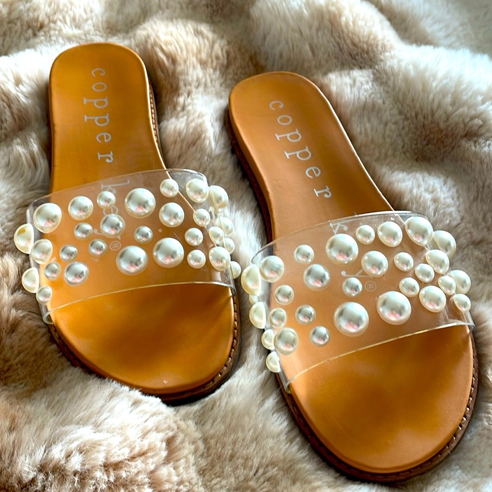 Copper Key Women's Flats Embellished Faux Pearls Size 8.5M